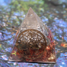 Load image into Gallery viewer, Elemental Starfish and Adventurine Orgonite Pyramid
